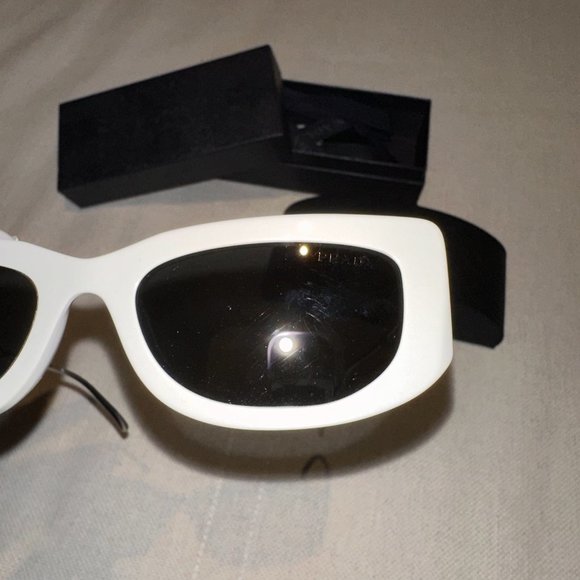 [NEWE] PRADA Sunglasses - Picture 7 of 8